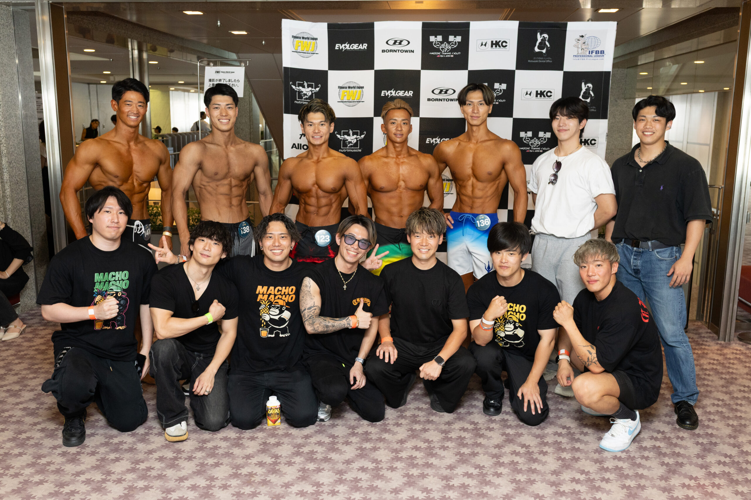 MACHO MACHO キャスト写真